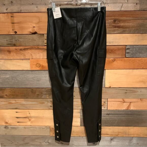 NWT ZARA Button Cargo Faux Leather Mid-Rise Leggings Black Size M Minimalist - Picture 11 of 16